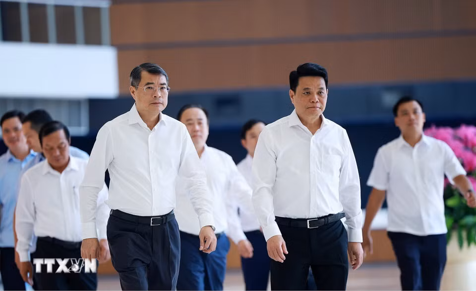 Đồng chí Lê Minh Hưng, Ủy viên Bộ Chính trị, Bí thư Đảng ủy Chính phủ, Thủ tướng Chính phủ, Trưởng đoàn kiểm tra, giám sát số 222 của Bộ Chính trị đến Hội nghị. (Ảnh: Dương Giang/TTXVN)