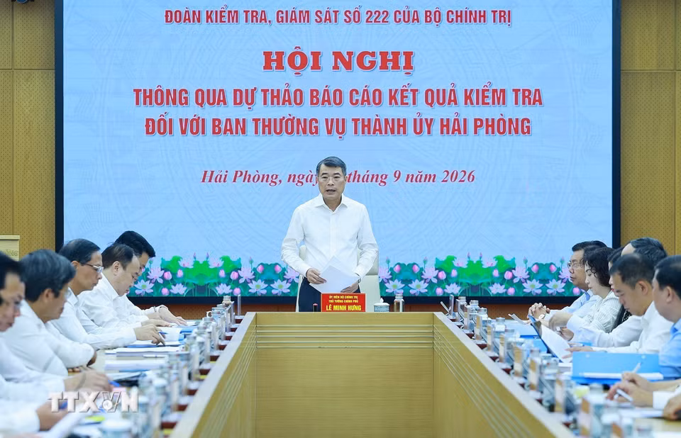 Hội nghị thông qua dự thảo Báo cáo kết quả kiểm tra, giám sát đối với Ban Thường vụ Thành ủy Hải Phòng. (Ảnh: Dương Giang/TTXVN)