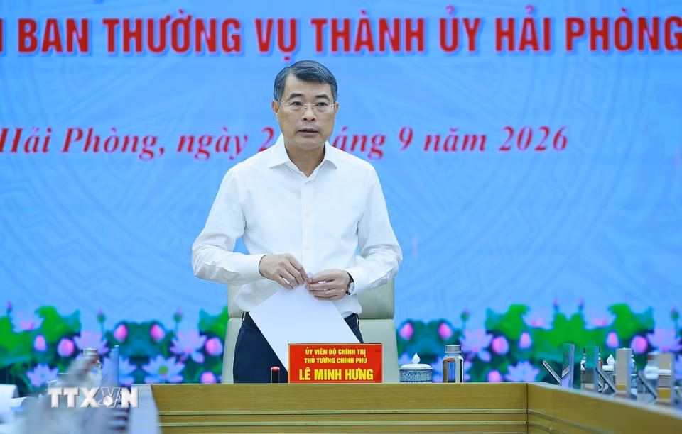 Đồng chí Lê Minh Hưng, Ủy viên Bộ Chính trị, Bí thư Đảng ủy Chính phủ, Thủ tướng Chính phủ, Trưởng đoàn kiểm tra, giám sát số 222 của Bộ Chính trị chủ trì Hội nghị. (Ảnh: Dương Giang/TTXVN)
