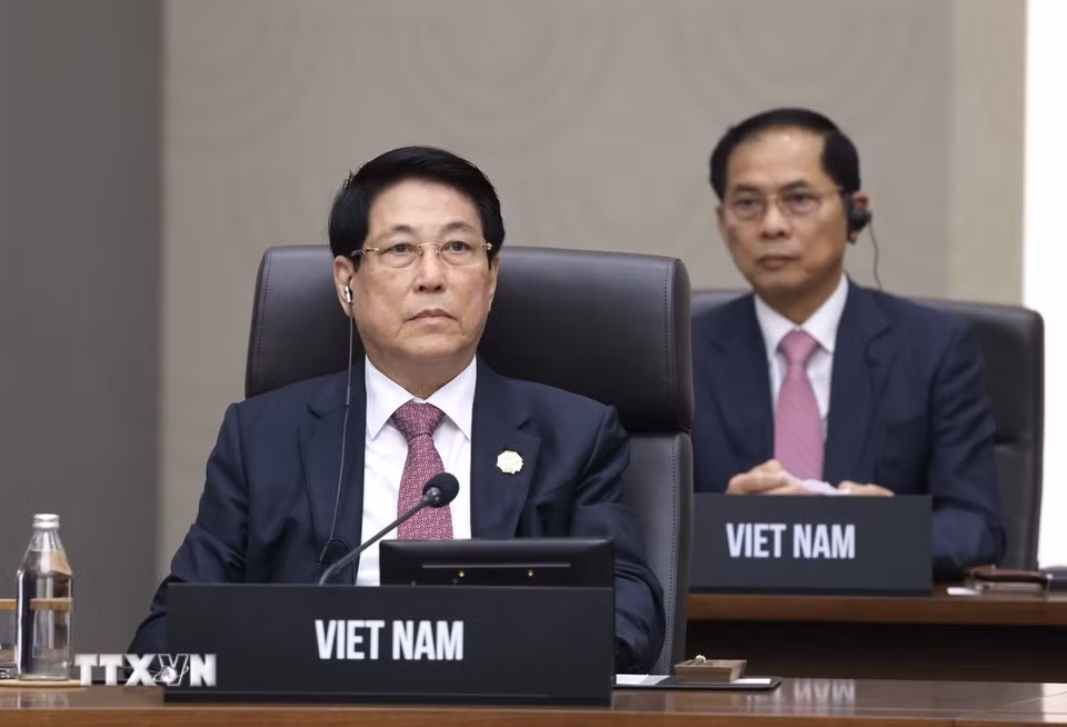 Chủ tịch nước Lương Cường dự Phiên họp thứ 2 Hội nghị Cấp cao APEC lần thứ 32 . (Ảnh: Lâm Khánh/TTXVN)