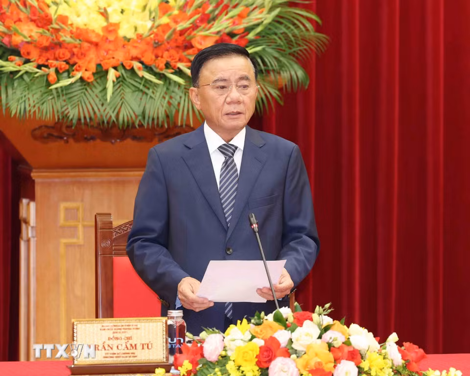 Thường trực Ban Bí thư Trần Cẩm Tú phát biểu tại buổi tiếp Đoàn cán bộ lãnh đạo trẻ Đảng Nhân dân Campuchia. (Ảnh: Phương Hoa/TTXVN)
