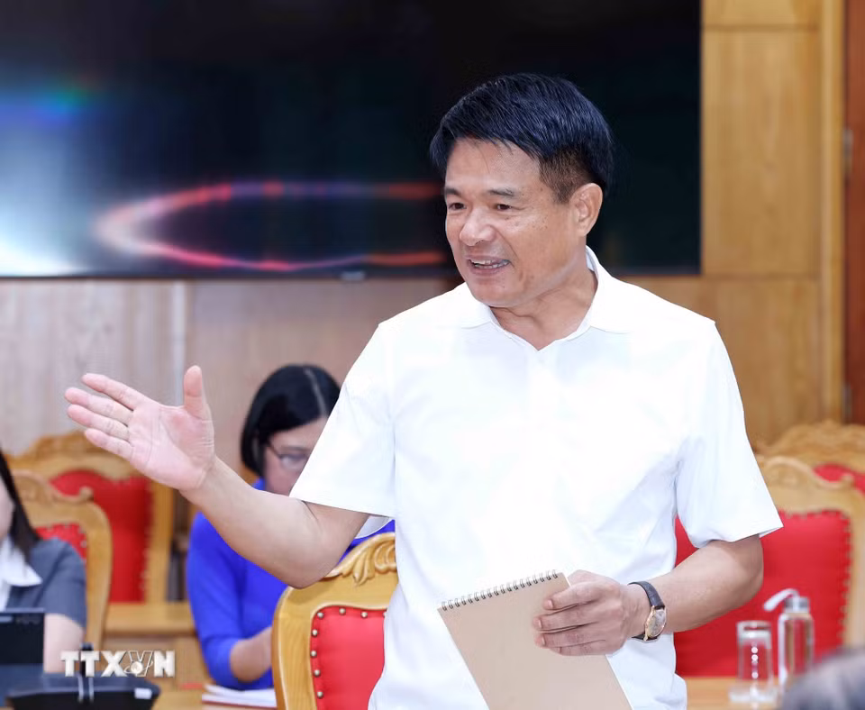 Đồng chí Nguyễn Huy Tiến, Uỷ viên Trung ương Đảng, Bí thư Đảng uỷ, Viện trưởng Viện Kiểm sát Nhân dân tối cao phát biểu tại hội nghị. (Ảnh: Phương Hoa/TTXVN)