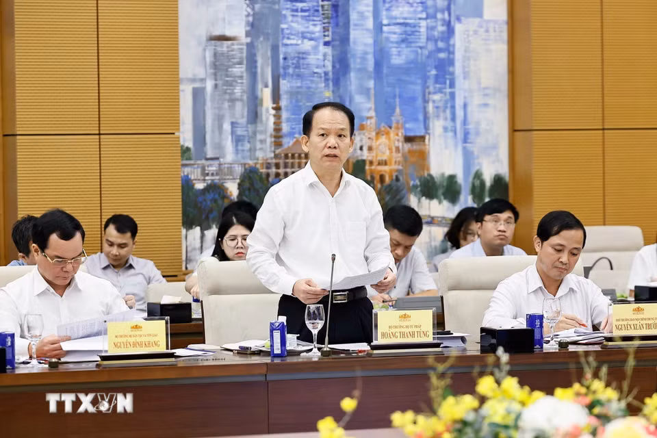 Bộ trưởng Bộ Tư pháp Hoàng Thanh Tùng phát biểu. (Ảnh: Doãn Tấn/TTXVN)