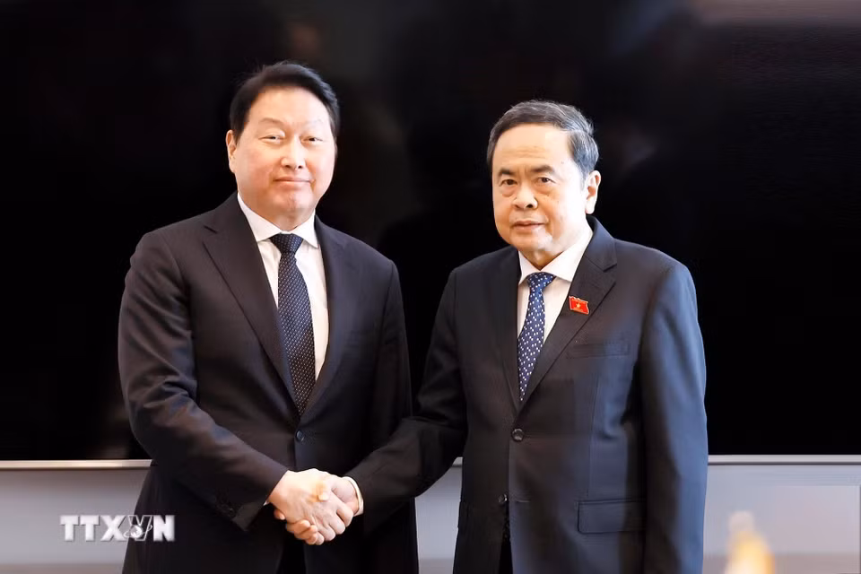 Chủ tịch Quốc hội Trần Thanh Mẫn tiếp ông Chey Tae-Won, Chủ tịch Tập đoàn SK (Hàn Quốc). (Ảnh: Doãn Tấn/TTXVN)