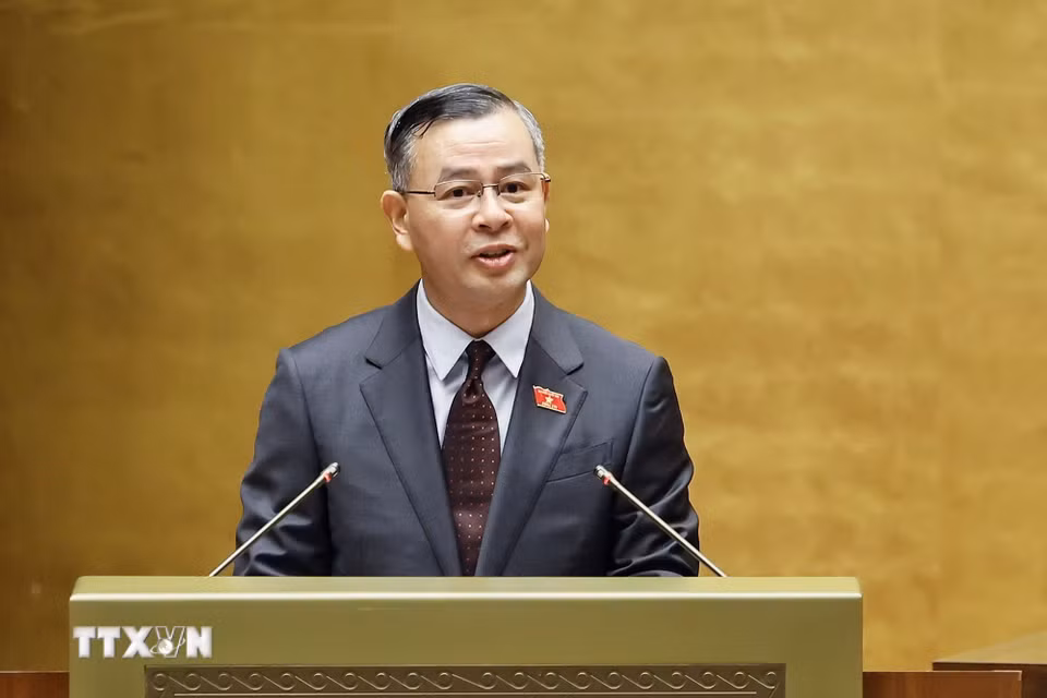Bộ trưởng Bộ Tài chính Ngô Văn Tuấn, thừa ủy quyền của Thủ tướng Chính phủ trình bày Tờ trình về định hướng xây dựng dự án Luật Ngân sách nhà nước (hợp nhất) phát biểu. (Ảnh: Doãn Tấn/ TTXVN)