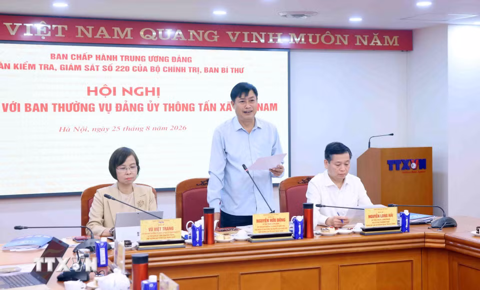 Đồng chí Nguyễn Hữu Đông, Ủy viên Trung ương Đảng, Ủy viên Ban Thường vụ Đảng ủy Quốc hội, Chủ nhiệm Ủy ban Công tác đại biểu của Quốc hội, Phó Trưởng ban Tổ chức Trung ương phát biểu. (Ảnh: Phạm Kiên/TTXVN)