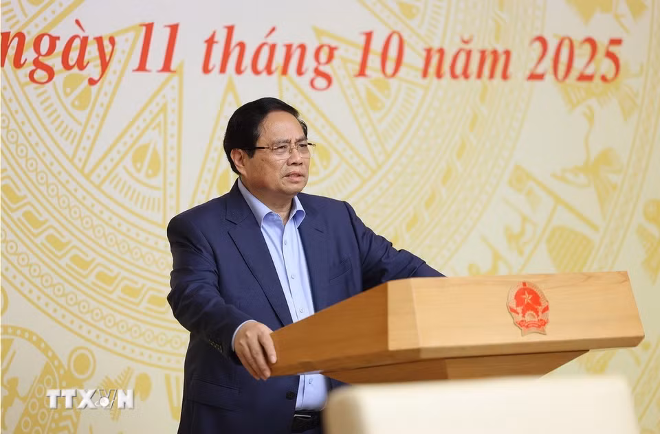 Thủ tướng Phạm Minh Chính chủ trì phiên họp về phát triển nhà ở xã hội. (Ảnh: Dương Giang/TTXVN)