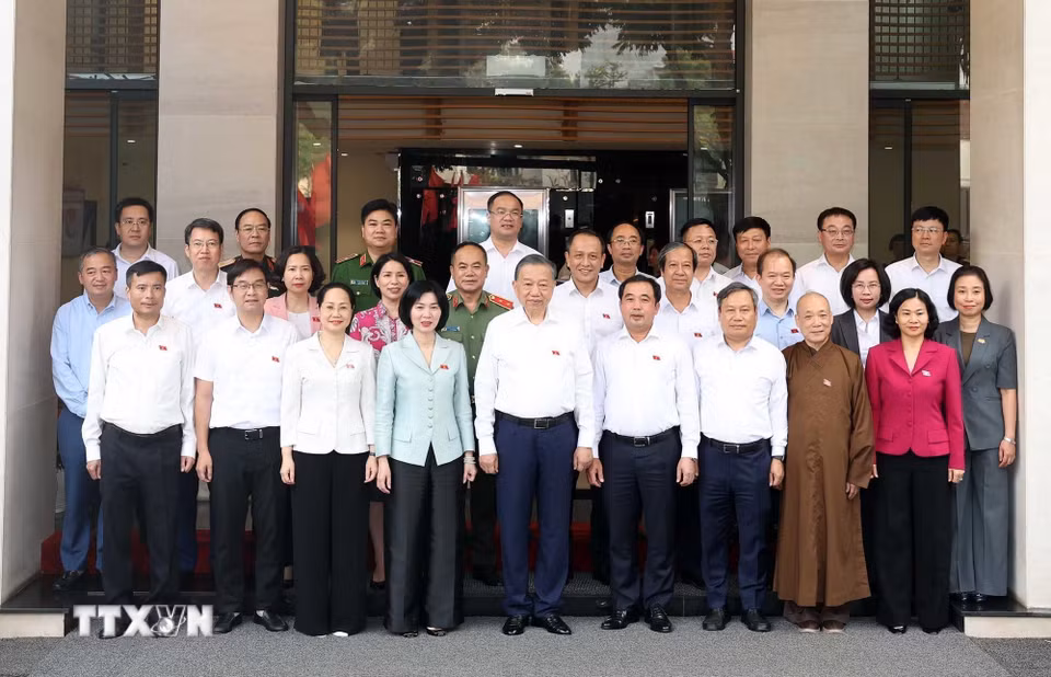 Tổng Bí thư, Chủ tịch nước Tô Lâm với các đại biểu. (Ảnh: Văn Điệp/TTXVN)