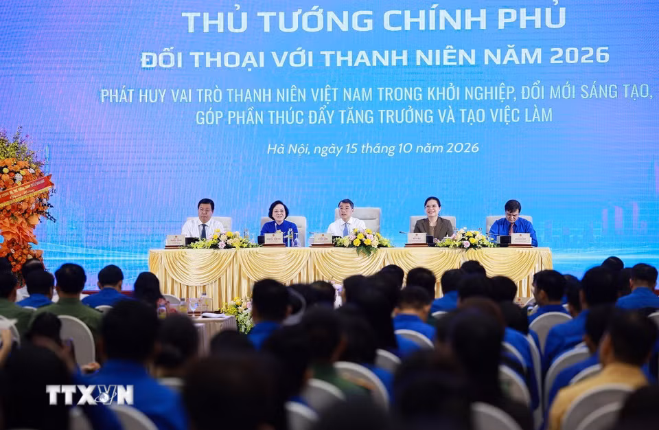 Thủ tướng Chính phủ Lê Minh Hưng và lãnh đạo các bộ, ngành đối thoại với thanh niên năm 2026 với chủ đề "Phát huy vai trò thanh niên Việt Nam trong khởi nghiệp, đổi mới sáng tạo, góp phần thúc đẩy tăng trưởng và tạo việc làm." (Ảnh: Dương Giang/TTXVN)