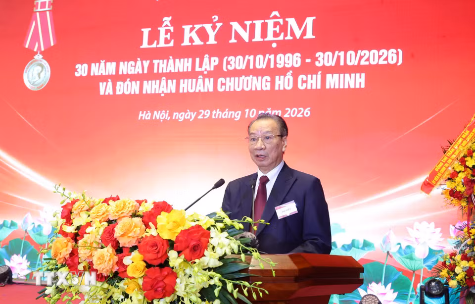 Giáo sư, Tiến sỹ Phùng Hữu Phú, nguyên Ủy viên Trung ương Đảng, nguyên Phó Chủ tịch Thường trực Hội đồng Lý luận Trung ương phát biểu. (Ảnh: Văn Điệp/TTXVN)