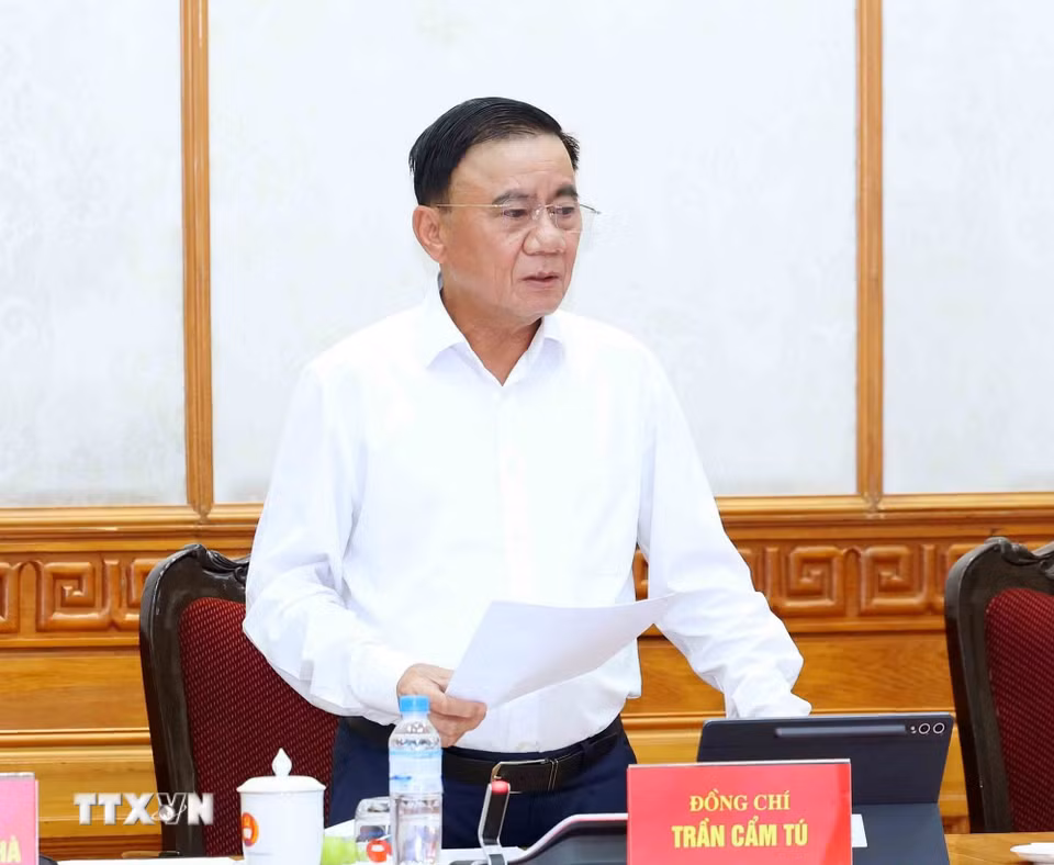 Đồng chí Trần Cẩm Tú, Ủy viên Bộ Chính trị, Thường trực Ban Bí thư phát biểu chỉ đạo cuộc họp. (Ảnh: Phương Hoa/TTXVN)