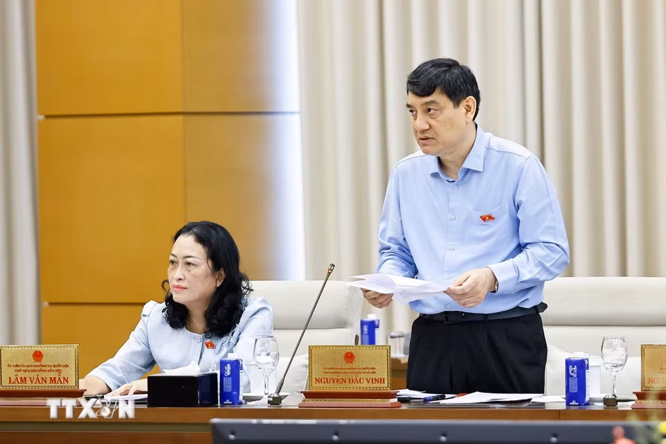 Chủ nhiệm Ủy ban Văn hóa và Xã hội của Quốc hội Nguyễn Đắc Vinh phát biểu. (Ảnh: Doãn Tấn/TTXVN)