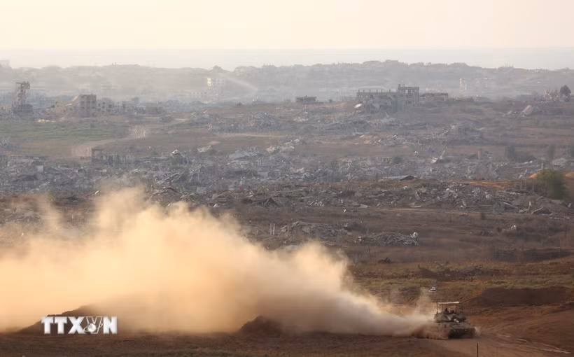 Xe quân sự Israel được triển khai tại Dải Gaza, ngày 25/9/2025. (Ảnh: THX/TTXVN)