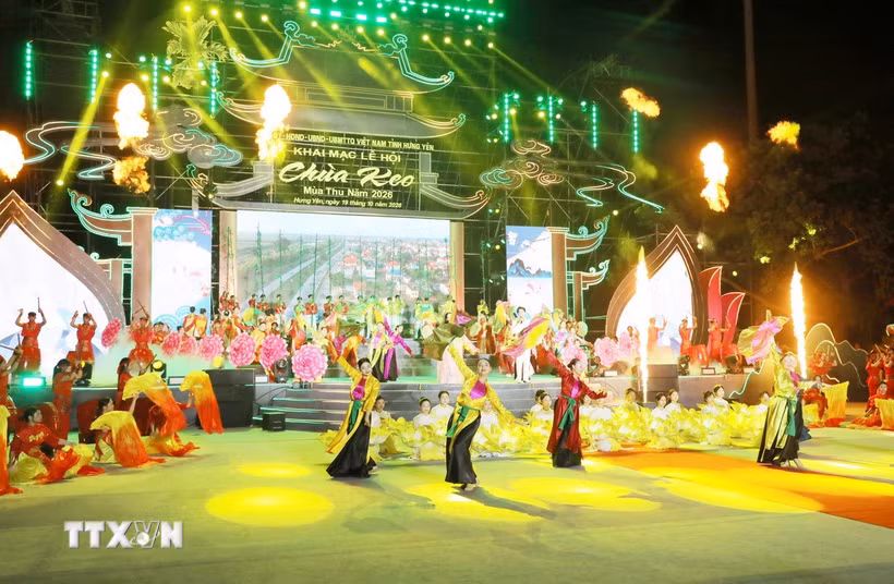 Chương trình nghệ thuật với gần 300 nghệ sỹ, diễn viên tham gia biểu diễn tại lễ khai mạc Lễ hội chùa Keo mùa thu năm 2026. (Ảnh: Thế Duyệt/TTXVN)