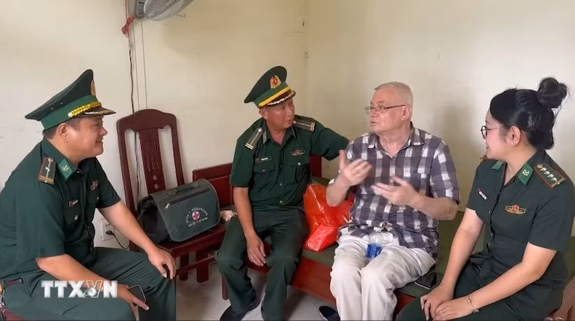 Ông Grosman Eugene (sinh năm 1945, quốc tịch Mỹ) bày tỏ mong muốn sau khi qua đời sẽ hiến tạng cho y học Việt Nam, góp phần cứu chữa, mang lại cơ hội sống cho người bệnh. (Ảnh: TTXVN phát)