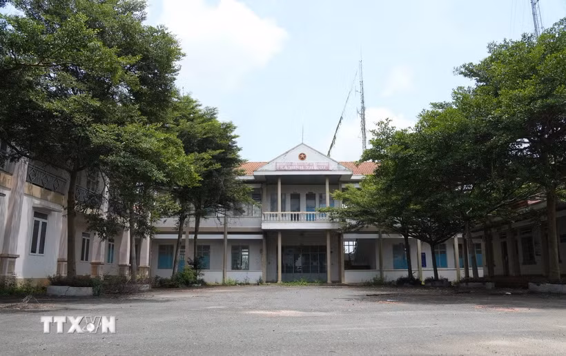 Trụ sở Ủy ban Nhân dân xã Bình Thạnh cũ (nay thuộc xã Đinh Văn-Lâm Hà) là 1 trong 8 cơ sở nhà, đất khu vực Lâm Đồng cũ, cần cho thuê. (Ảnh: Nguyễn Dũng/TTXVN)
