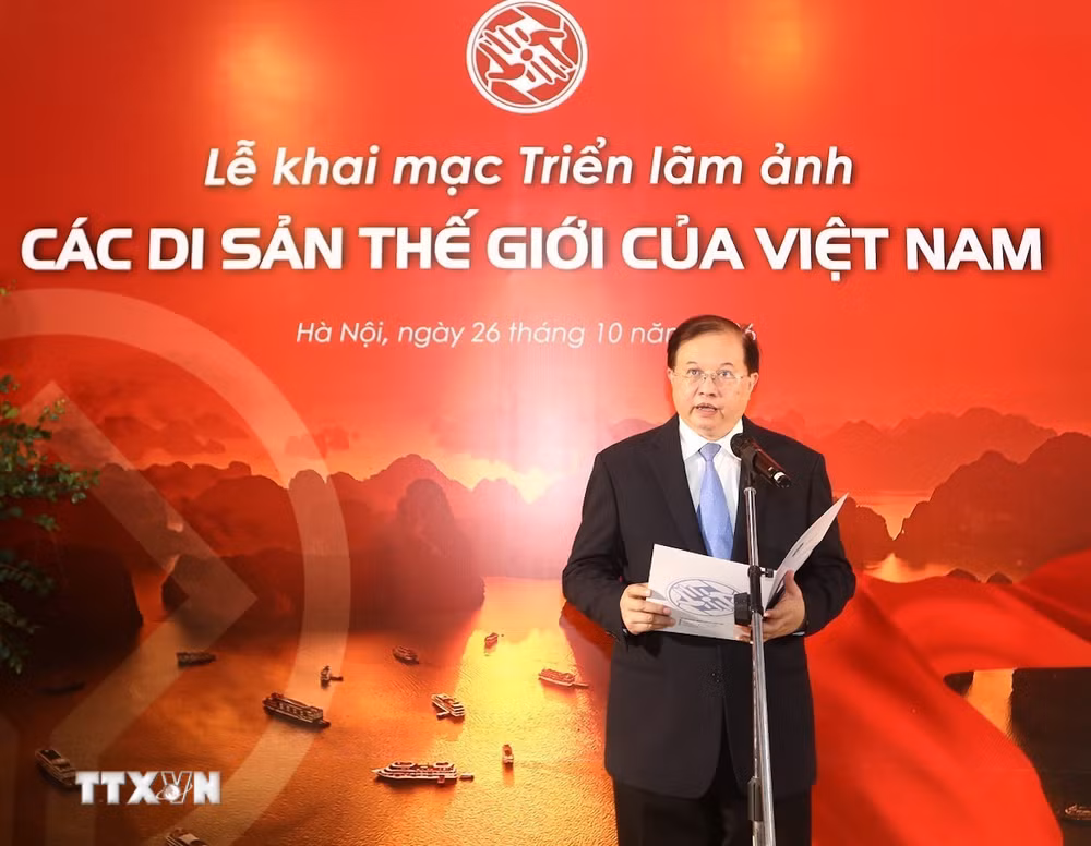 ttxvn_ton-vinh-gia-tri-di-san-viet-nam-qua-ngon-ngu-nhiep-anh-9113128.jpg