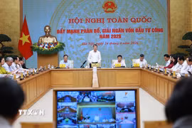 Thủ tướng Lê Minh Hưng chủ trì Hội nghị toàn quốc đẩy mạnh phân bổ, giải ngân vốn đầu tư công năm 2026. (Ảnh: Dương Giang/TTXVN)