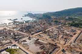 Các công trình phục vụ APEC 2027 tại Phú Quốc được nghiên cứu và ứng dụng công nghệ xây dựng thế hệ mới nhằm đẩy nhanh tiến độ và nâng cao chất lượng thi công. (Ảnh: TTXVN)