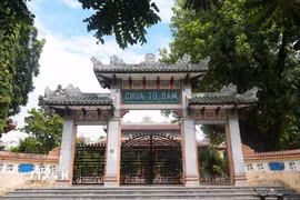 Cổng tam quan của chùa Từ Đàm, thành phố Huế. (Ảnh: Nguyên Lý/TTXVN)