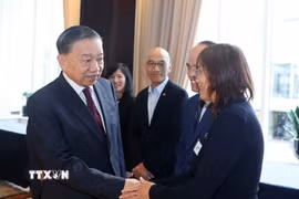 Tổng Bí thư, Chủ tịch nước Tô Lâm gặp gỡ chuyên gia, trí thức người Việt Nam tại Bỉ và Luxembourg. (Ảnh: Thống Nhất/TTXVN)