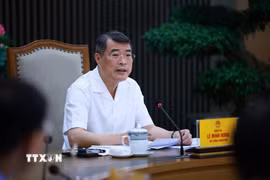 Thủ tướng Lê Minh Hưng chủ trì cuộc họp với lãnh đạo Bộ Giáo dục và Đào tạo và các bộ, ngành về phát triển giáo dục và đào tạo. (Ảnh: Dương Giang/TTXVN)