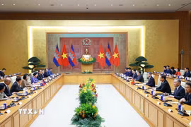 Thủ tướng Lê Minh Hưng hội kiến Chủ tịch Quốc hội Campuchia Samdech Khuon Sudary. (Ảnh: Dương Giang/ TTXVN)