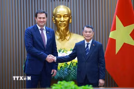 Thủ tướng Lê Minh Hưng tiếp Bộ trưởng Ngoại giao Cộng hòa Belarus Maxim Ryzhenkov. (Ảnh: Dương Giang/TTXVN)