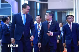 Thủ tướng Lê Minh Hưng và Giám đốc điều hành Diễn đàn Kinh tế Thế giới (WEF) Stephan Mergenthaler tham dự Diễn đàn Kinh tế Mùa thu 2026 (AEF 2026). (Ảnh: Dương Giang/TTXVN)