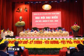 Đoàn Chủ tịch điều hành Đại hội. (Ảnh: Văn Điệp/TTXVN)