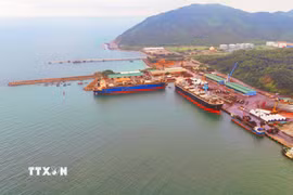 Cảng Vũng Áng có thể tiếp nhận tàu có trọng tải 50.000-300.000 DWT. (Ảnh: Hữu Quyết/TTXVN)