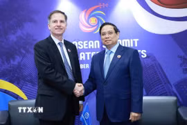 Thủ tướng Phạm Minh Chính gặp ông Carlos Felipe Jaramillo - Phó Chủ tịch Ngân hàng Thế giới phụ trách Khu vực Đông Á-Thái Bình Dương. (Ảnh: Dương Giang/TTXVN)