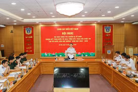 Trung tướng Bùi Quốc Oai, Chính ủy Cảnh sát biển Việt Nam chủ trì và phát biểu tại hội nghị. (Ảnh: Trọng Đức/TTXVN)