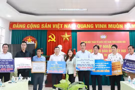 Khu vực trung tâm của tỉnh Thái Nguyên ngập sâu trong nước lũ. Ảnh: Phạm Tuấn Anh - TTXVN