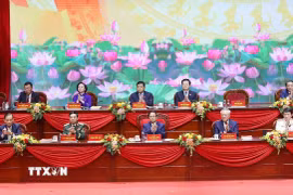 Đoàn Chủ tịch điều hành Đại hội đại biểu Đảng bộ Chính phủ lần thứ I, nhiệm kỳ 2025-2030. (Ảnh: Dương Giang/TTXVN)