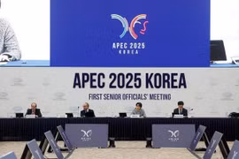 Đại sứ Hàn Quốc Yoon Seong-mee, Chủ tịch Hội nghị quan chức cấp cao APEC 2025, chủ trì cuộc họp SOM đầu tiên tại Trung tâm hội nghị quốc tế Hwabaek ở Gyeongju, tỉnh Bắc Gyeongsang, ngày 8/3. ( Ảnh: APEC)