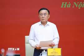 Đồng chí Trần Cẩm Tú, Ủy viên Bộ Chính trị, Thường trực Ban Bí thư, Trưởng đoàn kiểm tra, giám sát số 12 của Bộ Chính trị, Ban Bí thư phát biểu. (Ảnh: Dương Giang/TTXVN)