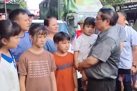 Thủ tướng: Không để người dân nào thiếu ăn, thiếu mặc, sống màn trời, chiếu đất 