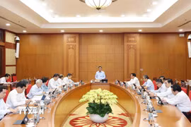 Thường trực Ban Bí thư Trần Cẩm Tú làm việc với Học viện Chính trị Quốc gia Hồ Chí Minh. (Ảnh: Phương Hoa/TTXVN)