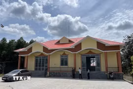 Nhà sinh hoạt cộng đồng tại ấp Con Trăn, xã Tân Hoà (Tây Ninh) là không gian sinh hoạt văn hóa cho đồng bào các dân tộc trên địa bàn. (Ảnh: Đức Hạnh/TTXVN)