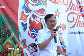 Đại sứ Việt Nam tại Israel Nguyễn Kỳ Sơn phát biểu tại chương trình. (Ảnh: Thanh Bình/TTXVN)