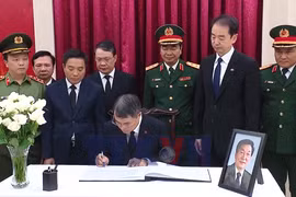 Thủ tướng Lê Minh Hưng viếng nguyên Thủ tướng Quốc vụ viện Trung Quốc