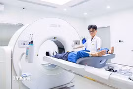 Hệ thống máy chụp UCT 960 với công nghệ AI được triển khai tại Bệnh viện đa khoa quốc tế Hải Phòng. (Ảnh: Mạnh Minh/TTXVN)