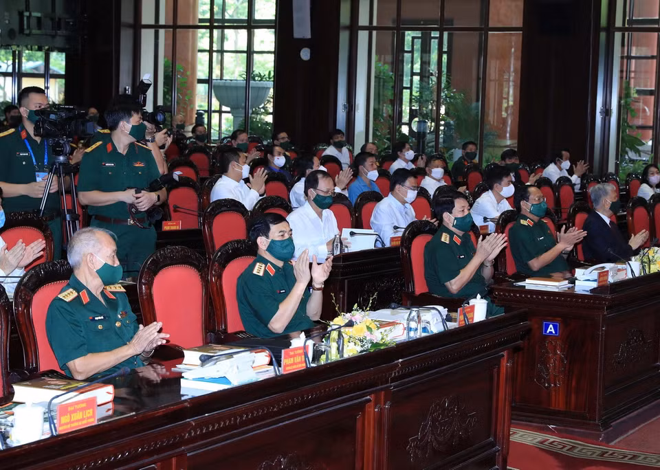  Các vị lãnh đạo, nguyên lãnh đạo Bộ Quốc phòng dự hội thảo. (Ảnh: Trọng Đức/TTXVN)