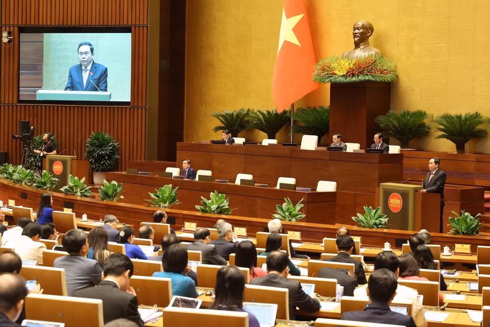 Phó Chủ tịch Thường trực Quốc hội Trần Thanh Mẫn điều hành hoạt động của Ủy ban Thường vụ Quốc hội và Quốc hội phát biểu khai mạc. (Ảnh: TTXVN)