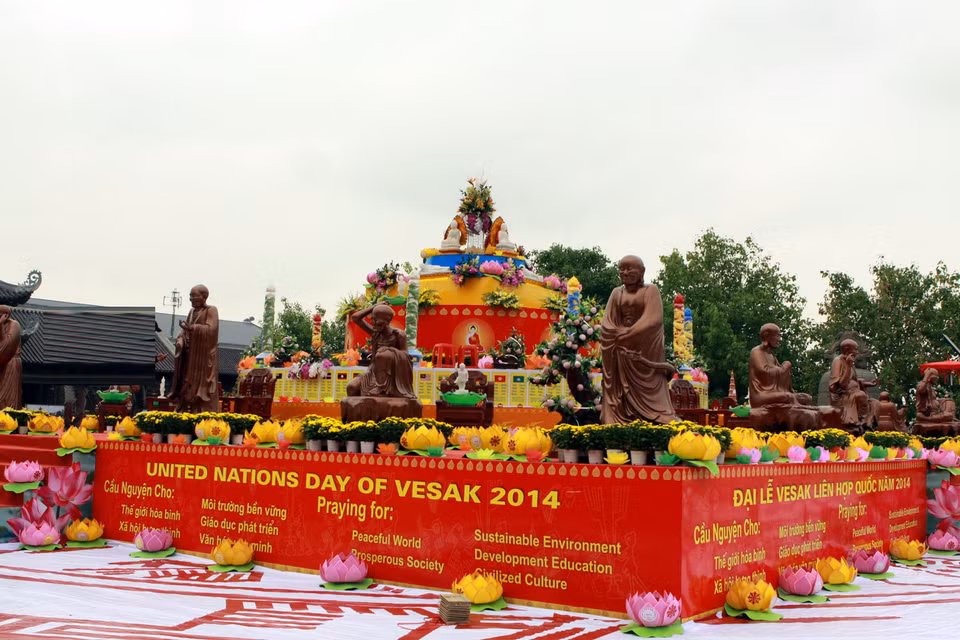 Chùa Bái Đính sẵn sàng cho ngày khai mạcVesak 2014. (Ảnh: Nguyễn Dân/TTXVN)