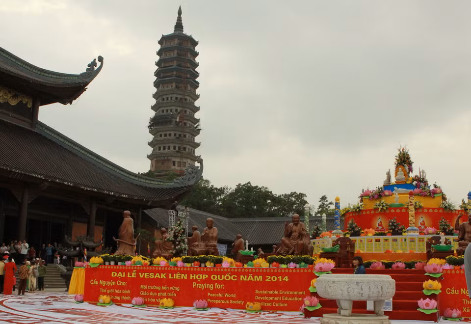 Chùa Bái Đính sẵn sàng cho ngày khai mạcVesak 2014. (Ảnh: Nguyễn Dân/TTXVN)