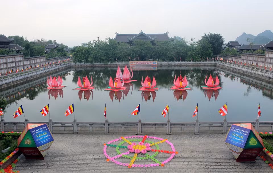  HTML clipboardKhuôn viên chùa Bái Đính trước ngày khai mạc Vesak 2014. (Ảnh: Lâm Khánh/TTXVN) 