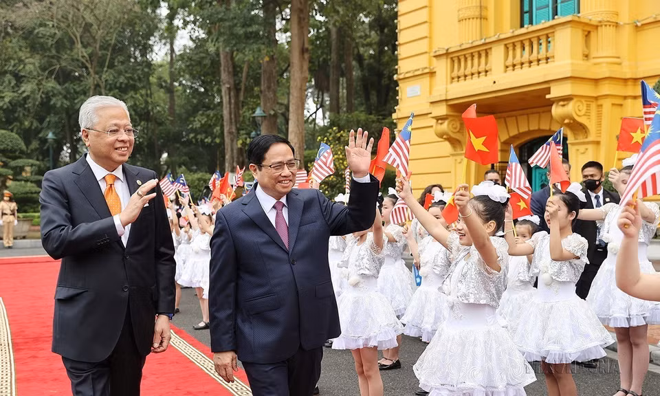 Thủ tướng Phạm Minh Chính chủ trì Lễ đón Thủ tướng Malaysia Dato Sri Ismail Sabri bin Yaakob thăm chính thức Việt Nam, ngày 21/3/2022. (Ảnh: Dương Giang/TTXVN)