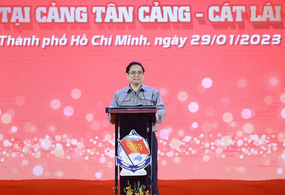 Thủ tướng Phạm Minh Chính phát biểu tại Lễ phát lệnh làm hàng đầu năm của Tổng Công ty Tân Cảng Sài Gòn. (Ảnh: Dương Giang/TTXVN)